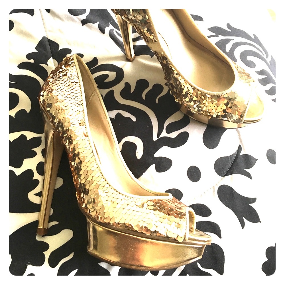 Aldo gold sequined heels!